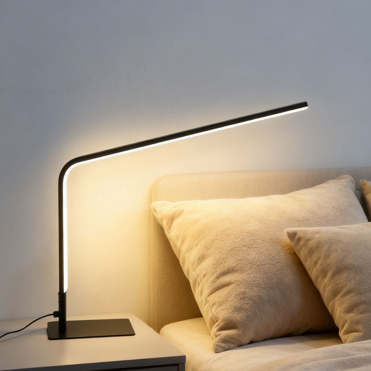 Modern minimalist line LED eye - Desk Setup Minimalist avis et prix